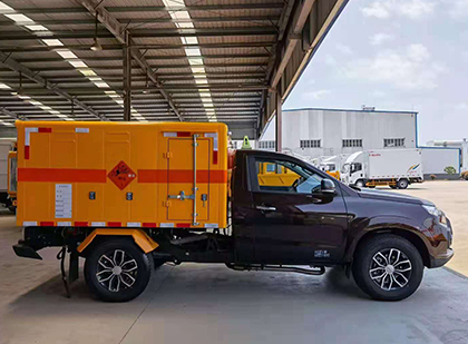 西峡爆破器材运输车