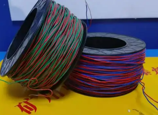 西峡放炮线的主要材质有哪些？不同材质的适用场景有何区别？