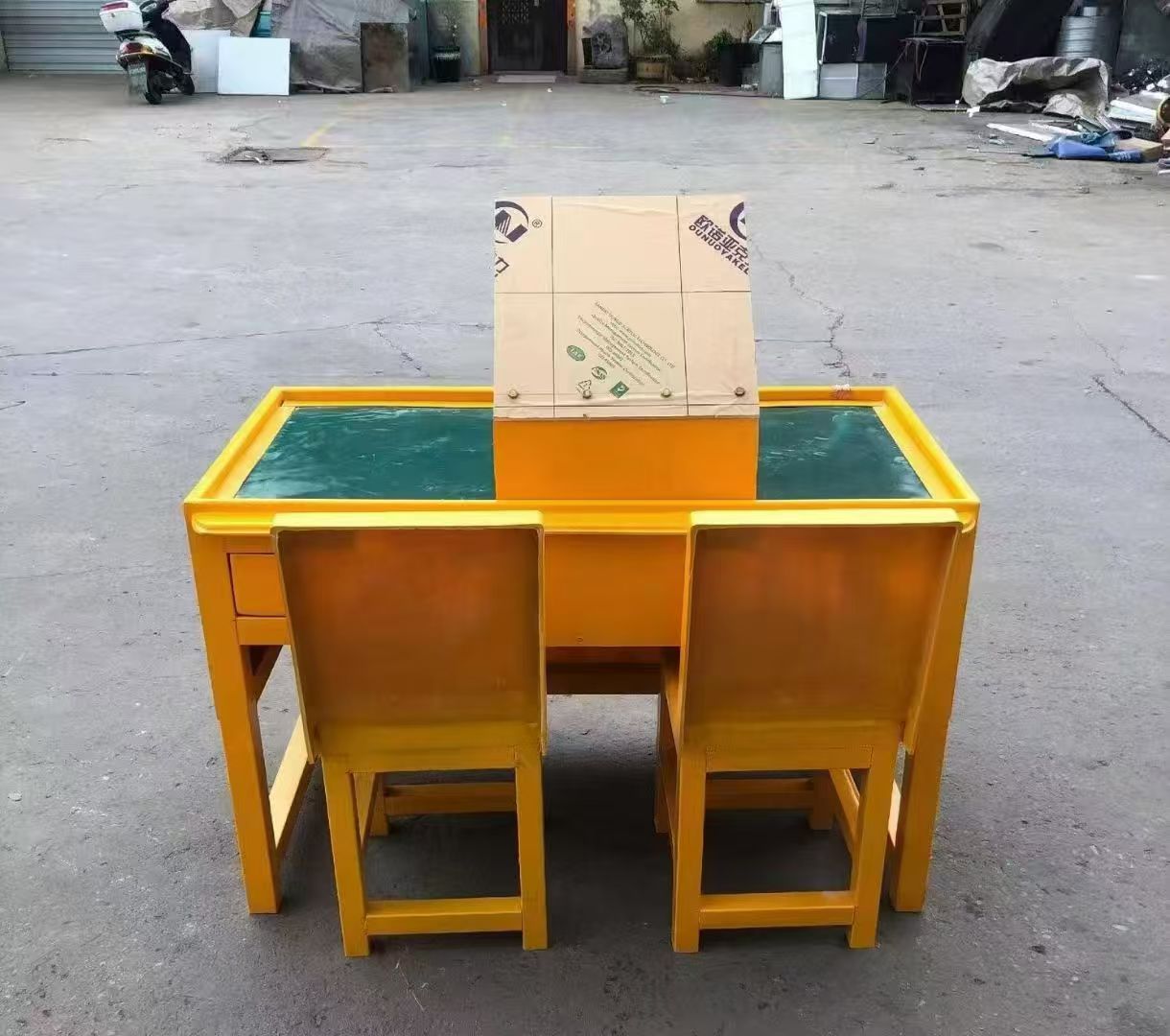 西峡防静电导通桌井下煤矿火工品发放桌:危险品流转的安全守护者